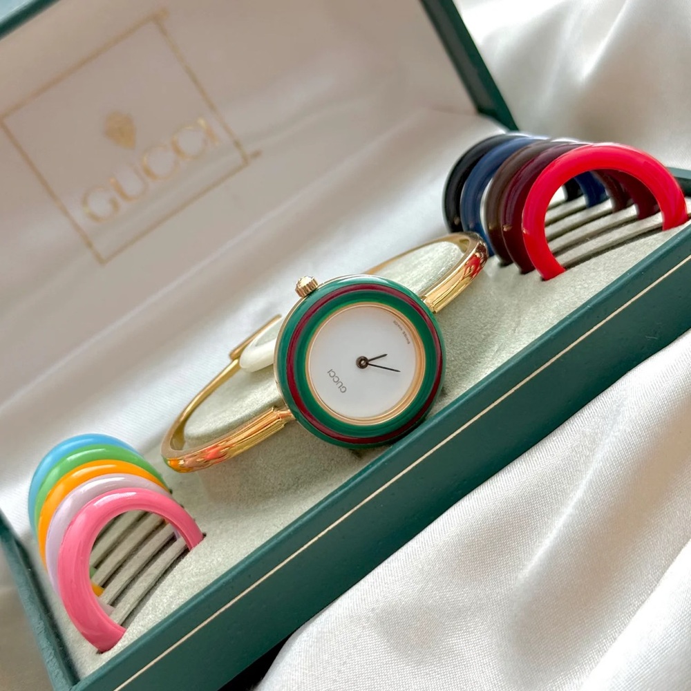 AUTHENTIC VINTAGE GUCCI PLAY BEZEL WATCH (WITH 12 BEZELS) - FULL SET
